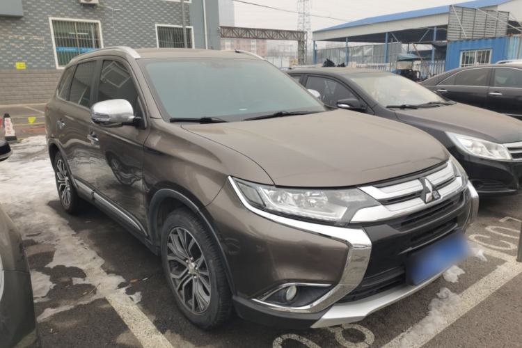 Used Mitsubishi Outlander 2018 2.4L 4x4 Luxury Edition 7-Seater