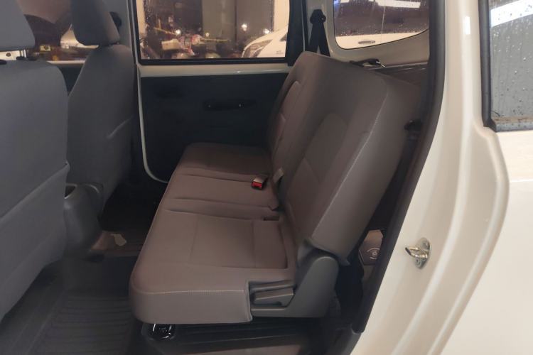 Used Wuling Hongguang New Energy 2024 All-Electric Model 300KM Standard Version Left Rear Seat