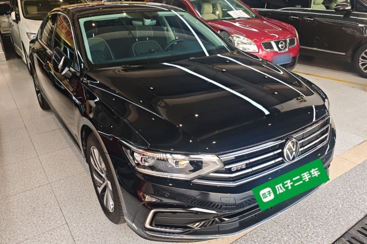 Used Volkswagen Magotan GTE Plug-in Hybrid 2022 GTE Luxury Model Front Right 45 Deg