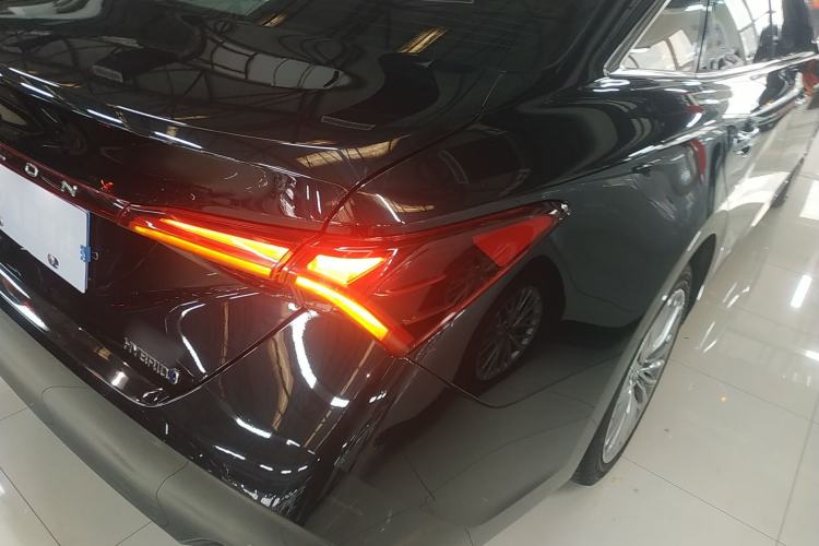 Used Toyota Avalon 2019 Dual-Engine 2.5L XLE Prestige Version China VI Standard