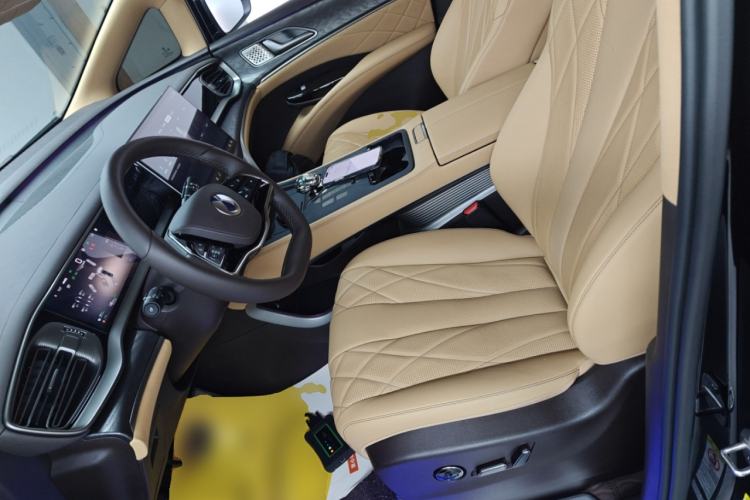 Used Denza D9 2025 DM-i Intelligent Drive 1020 Four-Wheel Drive Prestige Model
