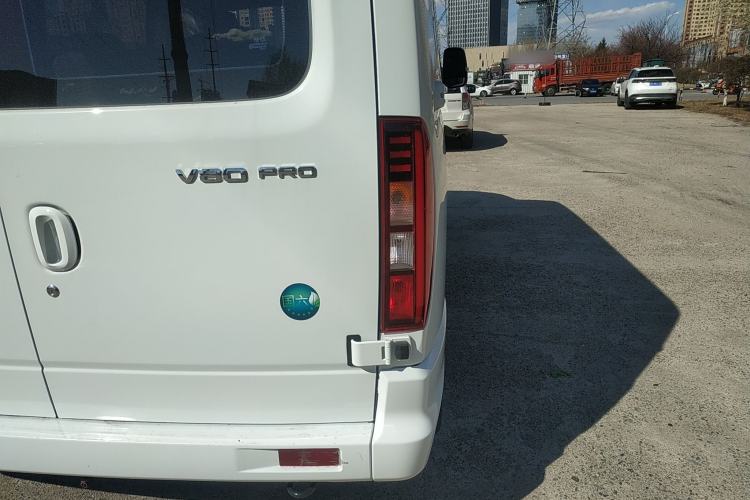 Used SAIC MAXUS Xintu V80 2025 PRO Aoyuntong 2.0T Manual Short Wheelbase Ultra-Low Roof 5/6-Seater
