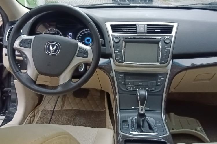 Used CHANGAN Raeton 2014 1.8T Automatic Elite Anniversary Edition China IV Standard Center Console