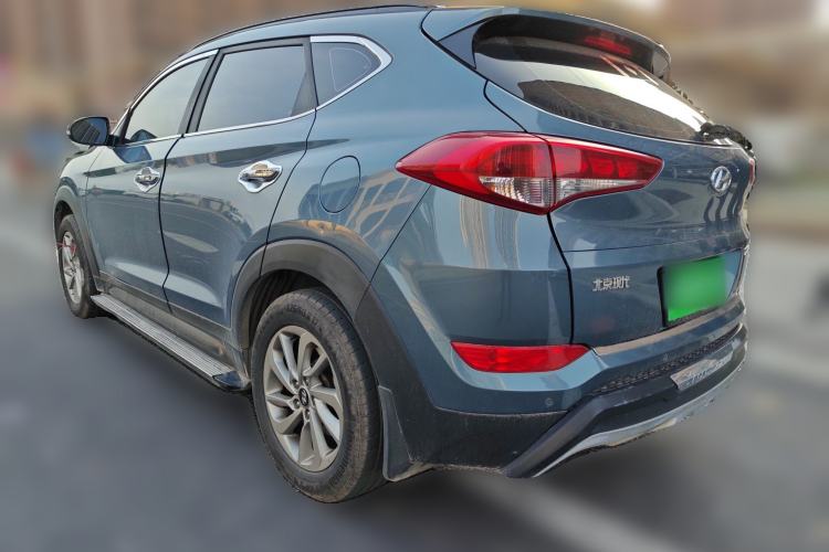 Used Hyundai Tucson 2015 2.0L Automatic Two-Wheel Drive Smart Version
