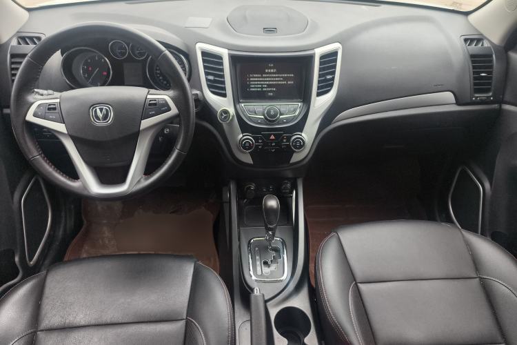 Used CHANGAN CS35 2016 1.6L Automatic Luxury Model China IV Standard Center Console