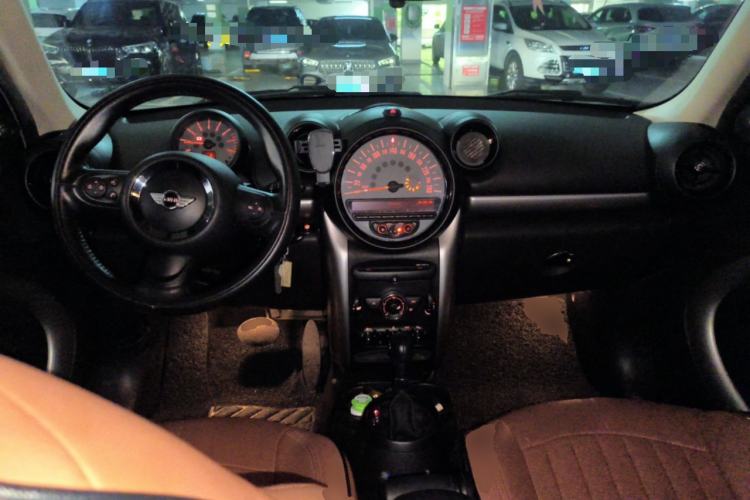 Used MINI Countryman 2016 1.6T COOPER ALL4 Fun Equipment Enthusiast Center Console