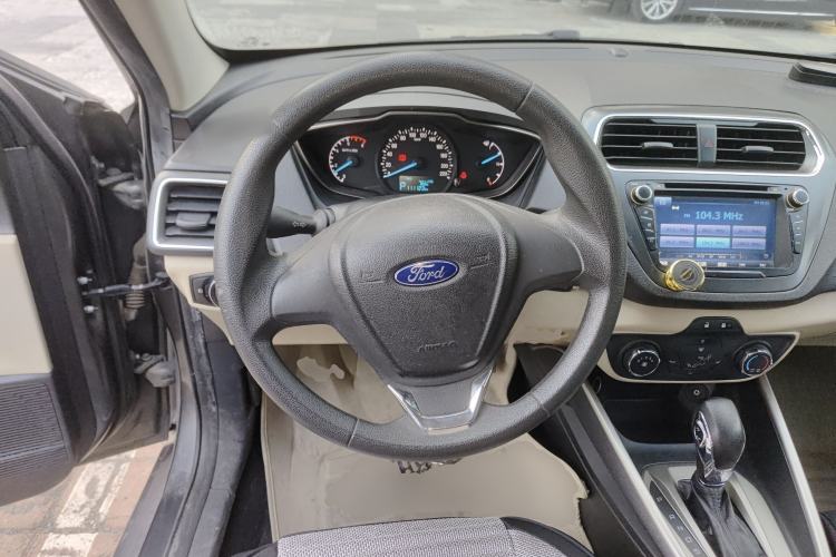 Used Ford Escort 2015 1.5L Automatic Comfort Edition
