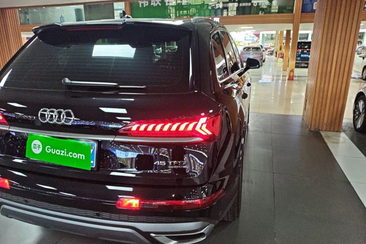 Used Audi Q7 2023 45 TFSI quattro S line Sport model