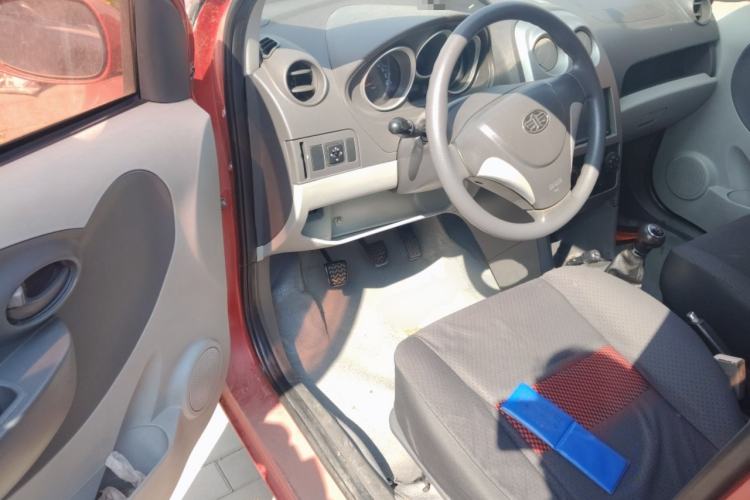 Used FAW Weizhi V2 2010 1.3L Manual Luxury Version

