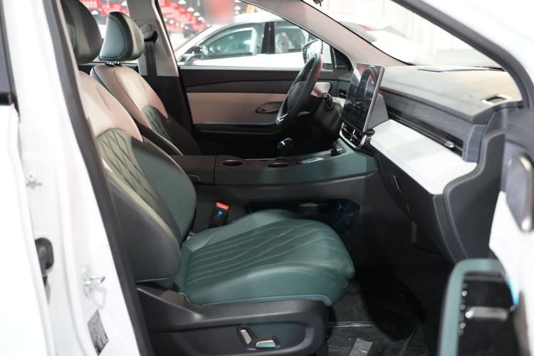 Used JETOUR Shanhai L9 2024 1.5TD 2DHT Air 7-Seater
