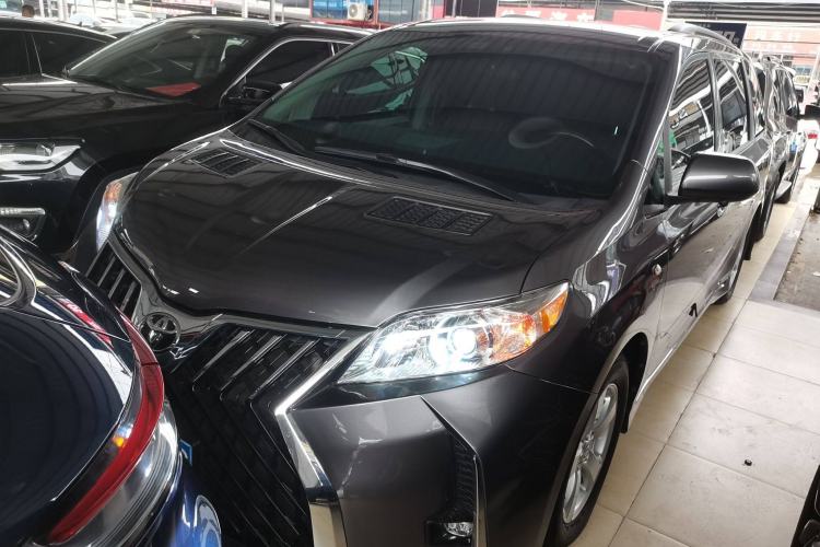 Used Toyota Sienna 