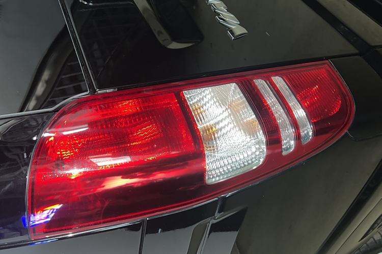 Used Mercedes-Benz Viano 2013 3.0L Navigator Edition
