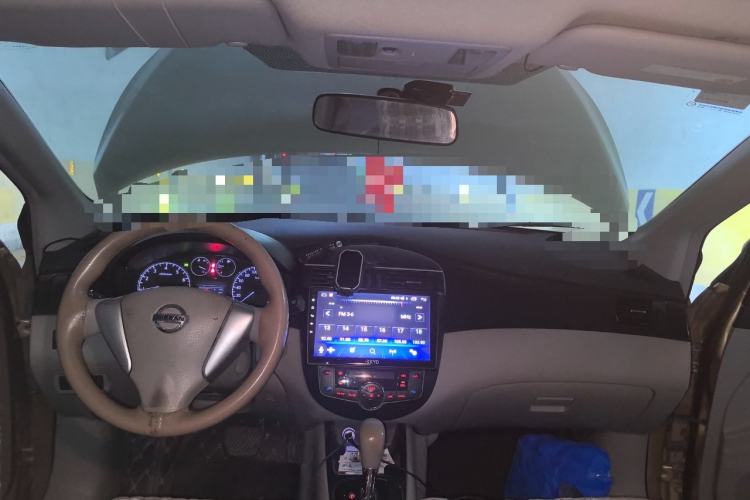 Used Nissan Tiida 2011 1.6L CVT Smart Version Center Console