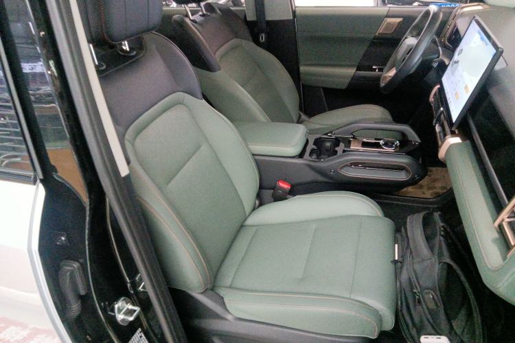 Used iCAR 03 2024 501km Four-wheel Drive Long-Range Advanced Version Right Front Seat