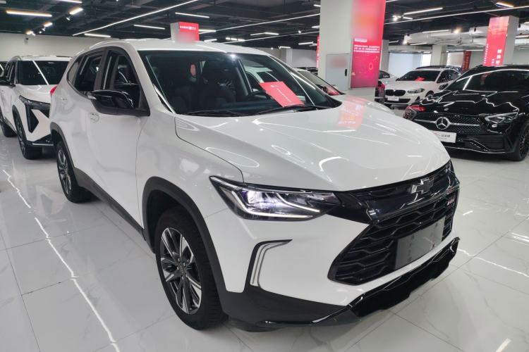 Used Chevrolet Trax 2022 Encore RS 1.5T CVT Cool Front Right 45 Deg