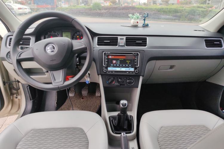 Used Skoda Rapid 2016 1.6L Manual Trend Edition
