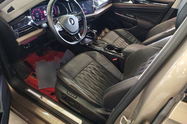 Used Volkswagen Passat 2020 330TSI Luxury Edition China VI
