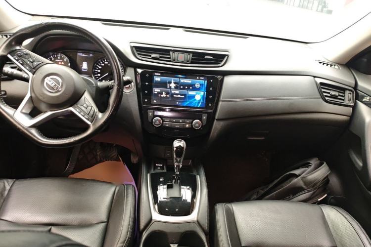 Used Nissan X-Trail 2019 2.0L CVT Smart Connect Comfort Edition 2WD Center Console