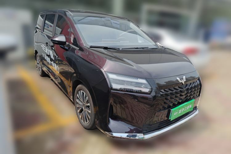 Used Wuling Starlight 730 2025 Model Plug-in Hybrid 125km Luxury Edition
