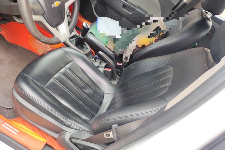 Used Chevrolet Aveo Sonic 2014 Sedan 1.4SL MT Comfort Edition Left Front Seat