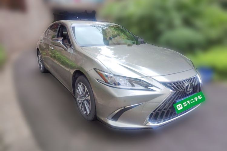 Used Lexus ES 2021 200 Excellence Edition Front Right 45 Deg