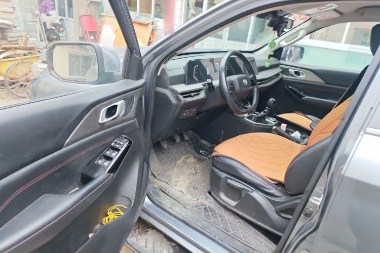 Used CHANGAN Lantop 2023 2.0T Manual 4x4 Diesel Flagship Long-Box Version Driver Seat