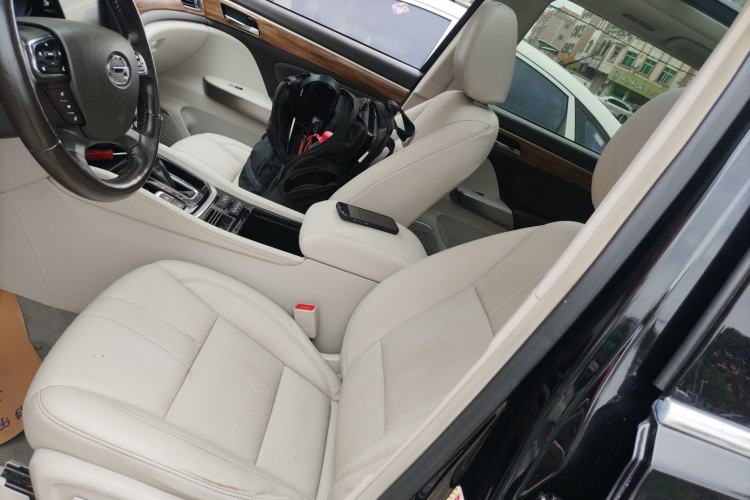 Used GAC Trumpchi GS8 2017 320T Two-Wheel Drive Luxury Smart Connectivity Version (7 Seats) Left Front Seat