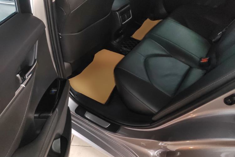 Used Toyota Camry 2021 2.0G Luxury Edition
