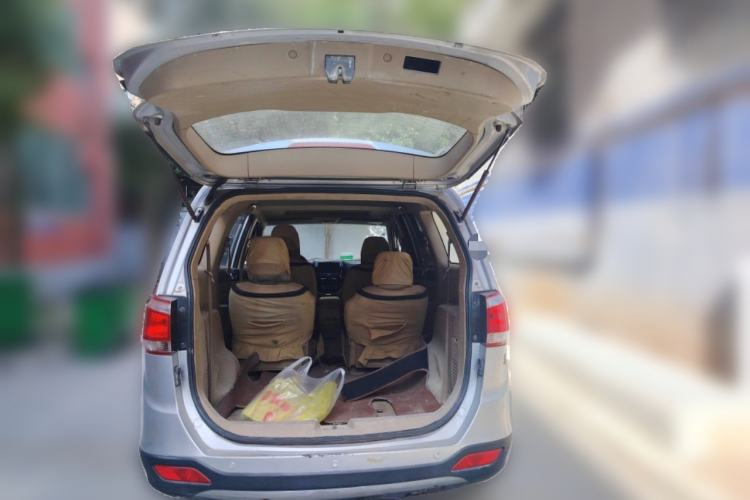 Used Baojun 730 2014 1.5L manual luxury trim 7 seats
