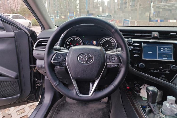 Used Toyota Camry 2018 2.0G Luxury Edition
