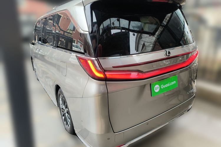 Used Lexus LM 2023 350h Seven-Seat Elegant Edition Rear Left 45 Deg