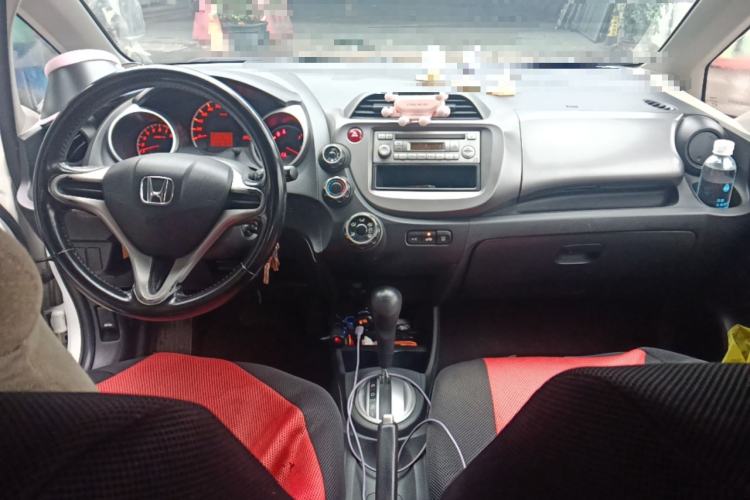 Used Honda Fit 2011 1.3L automatic comfort version
