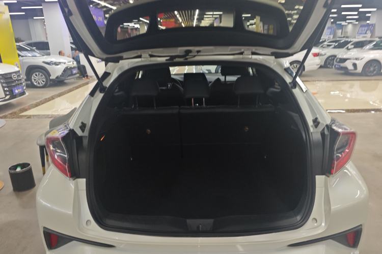 Used Toyota C-HR 2020 2.0L Luxury Edition Trunk