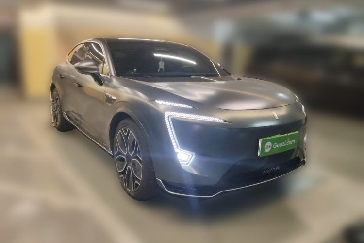 Used Avatr 11 2023 Long-Range Single-Motor Version 5 Seats Front Right 45 Deg