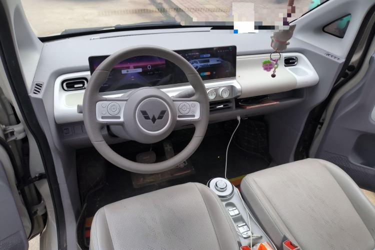 Used Wuling Air ev 2023 - Four Seats - Advanced Edition Center Console