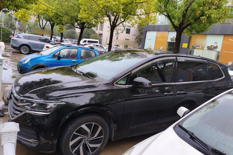 Used Volkswagen Viloran 2022 380TSI Luxury Edition