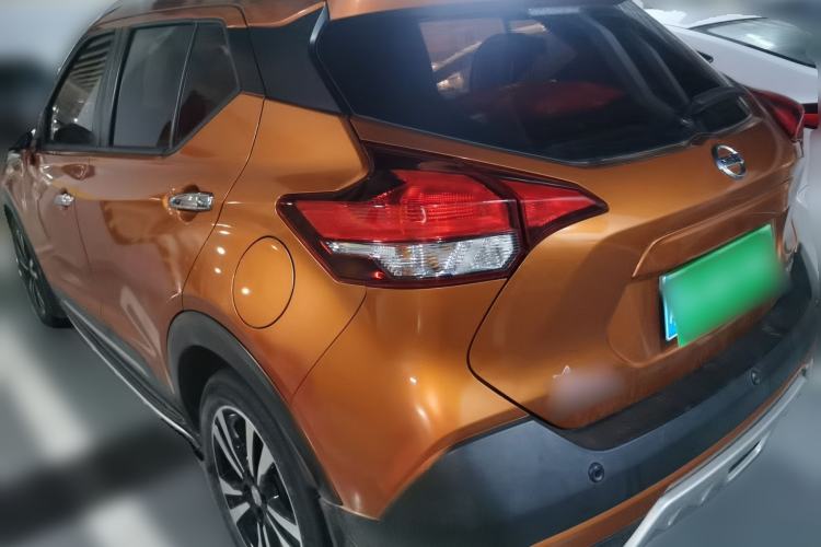 Used Nissan Kicks 2017 1.5L CVT Smart Drive Edition Rear Left 45 Deg