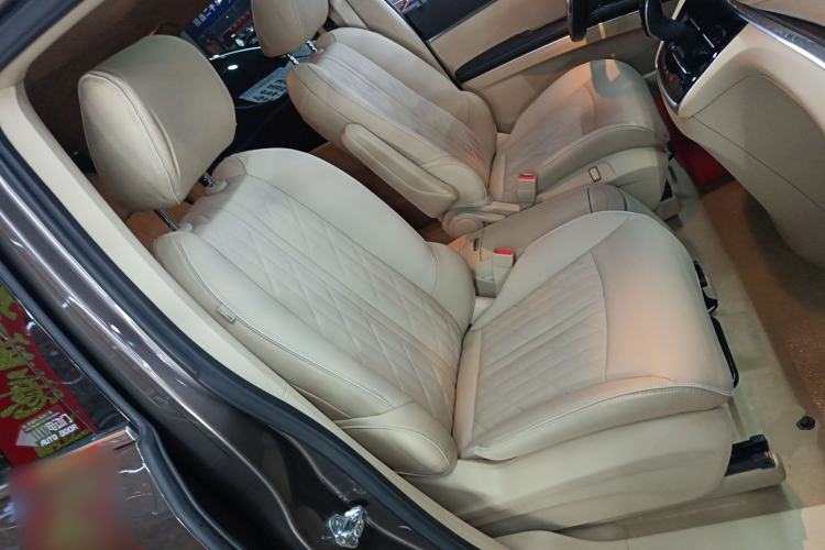 Used Buick GL8 2023 Land Executive Class 652T Luxury Model
