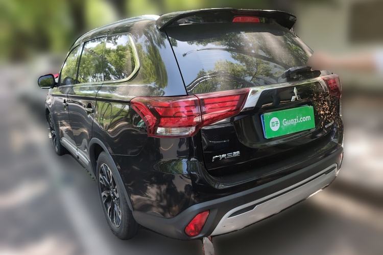 Used Mitsubishi Outlander 2019 2.0L Two-Wheel Drive Comfort Edition 5 Seats China VI Standard
