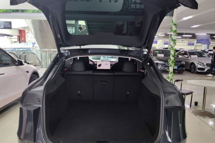 Used Tesla Model Y 2025 Rear-Wheel-Drive Version
