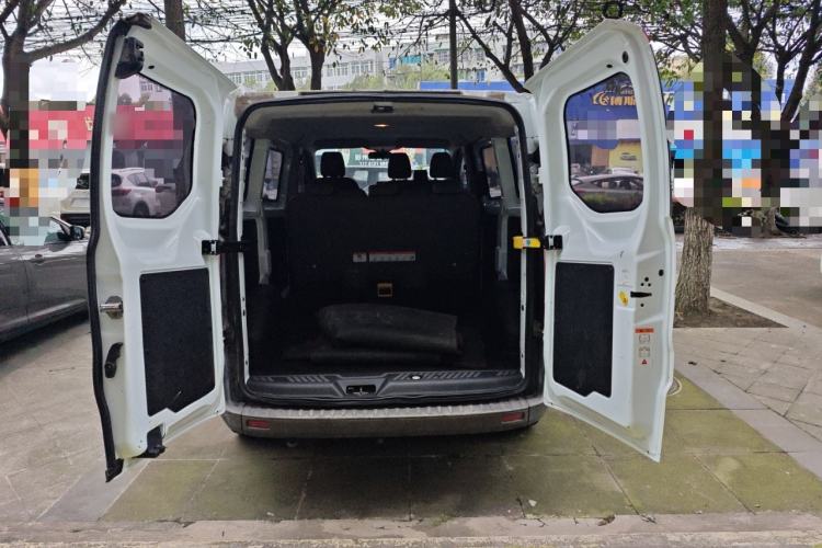 Used Ford Transit 2017 2.0T Diesel Multi-Purpose Commercial Vehicle Short Wheelbase Low Roof China V Standard
