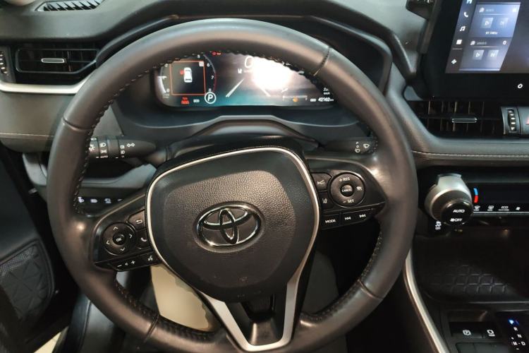 Used Toyota Wildlander 2023 2.0L CVT Two-Wheel Drive Luxury PLUS Edition Steering Wheel