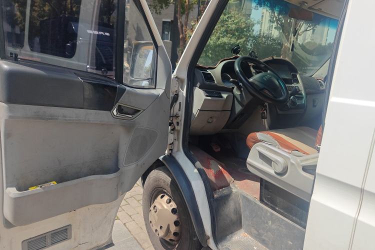 Used Iveco Power Daily 2017 2.5T Deluxe A37 High-Roof 6-7 Seater Bus 47Z5