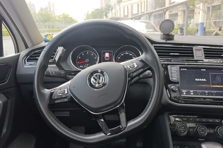 Used Volkswagen Tiguan L 2017 330TSI Automatic Two-Wheel Drive Flagship Edition Steering Wheel