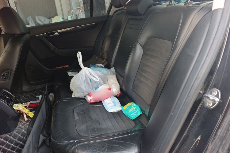 Used Volkswagen Magotan 2015 1.8TSI Luxury Model Left Rear Seat