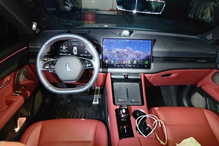 Used Hima AITO M5 2024 Extended-Range Max Rear-Wheel Drive Advanced Intelligent Driving Version Center Console