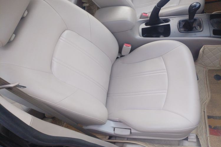 Used Hyundai MoInca 2009 1.8L Manual Comfort Edition GL Right Front Seat