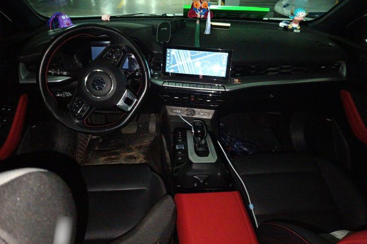 Used MG 5 2022 300TGI DCT Chao Yue Flagship Edition
