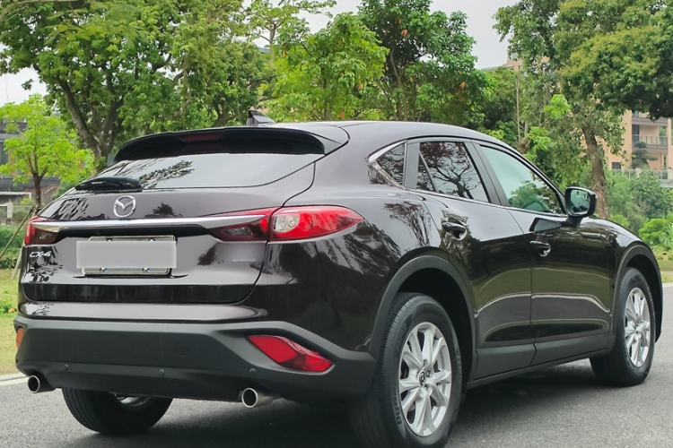 Used Mazda CX-4 2018 2.0L Automatic Two-Wheel Drive Blue Sky Dynamic Version China V Standard Exterior 2