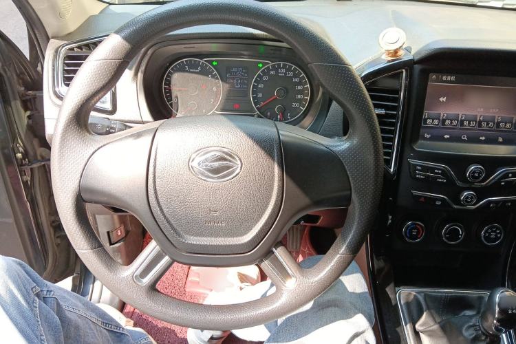 Used Land X8 2017 2.0T Gasoline 4x2 Luxury Edition